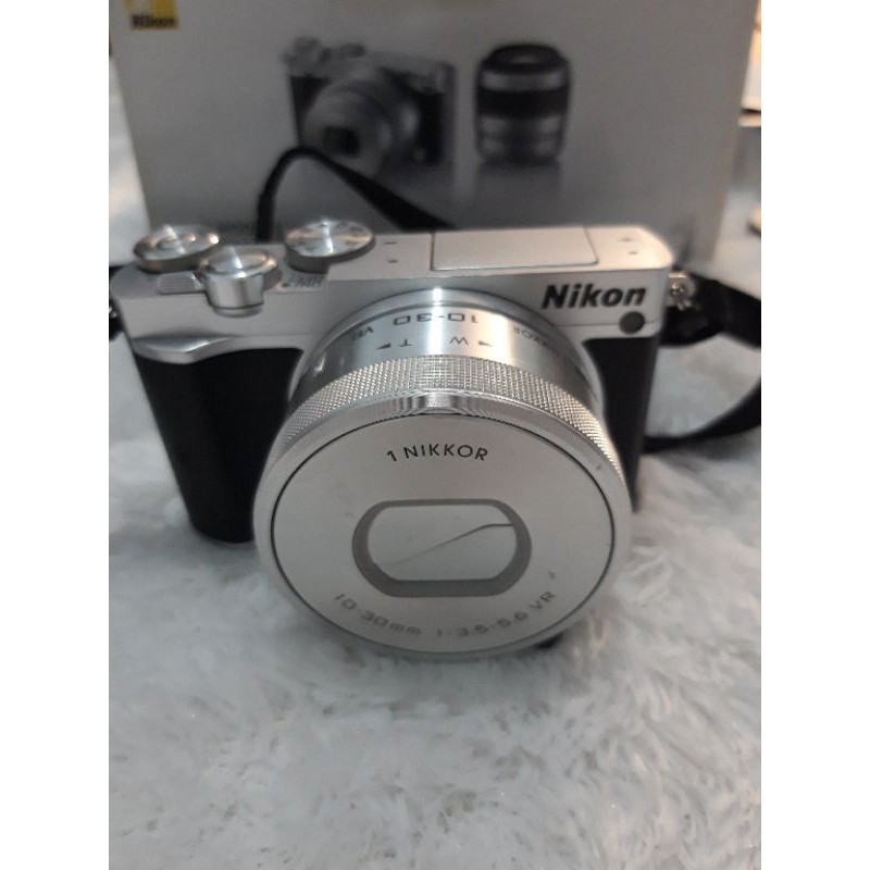 Nikon 1 J5 + Lensa Tele ( 110mm) + Mirorless Nikon 1 J5 plus Lensa Tele Murah