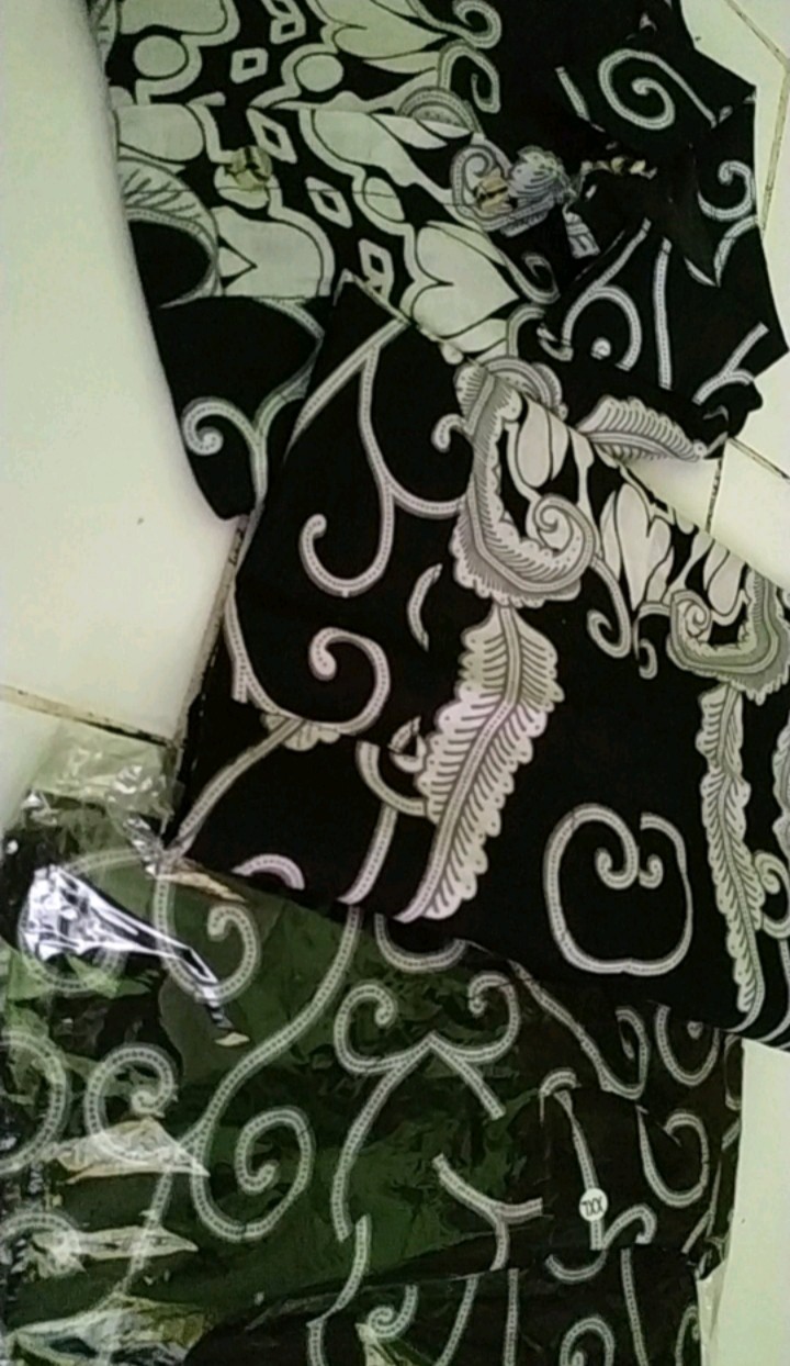 Promo Batik Couple Keluarga Sarimbit Sania Ruffle Batik Ori Ndoro Jowi Motif Ulir Putih