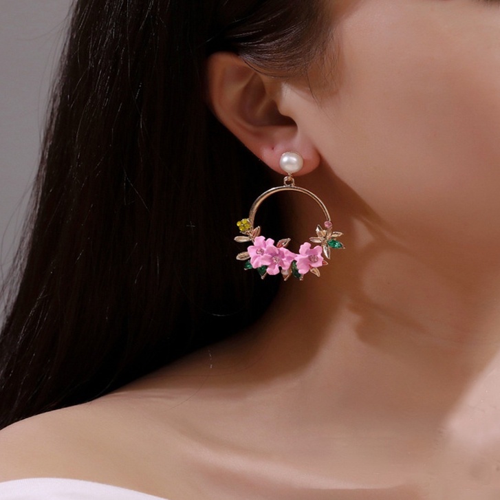 Anting Hoop S925 Silver Needle Liontin Bunga Lingkaran Besar Aksen Mutiara Gaya Korea Untuk Wanita