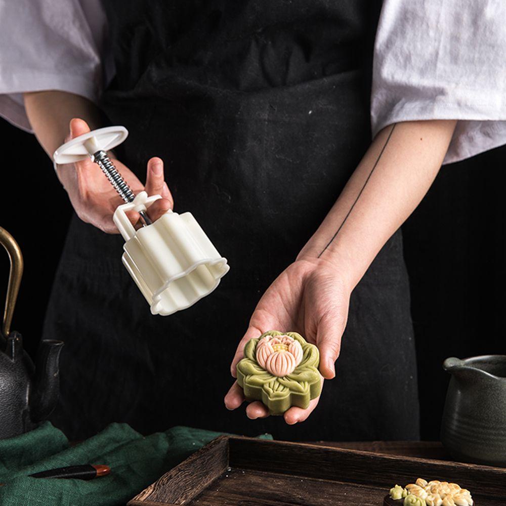 [Elegan] Tahun Baru Cetakan Mooncake Hari Kasih Sayang 2 Pcs/Set Pastry Dessert Mid-Autumn Festival Tekanan Tangan Cookie Mold Aksesoris Dapur Dekorasi Kue Cetakan Lucky Cat