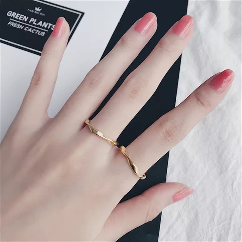 Cincin Jari Telunjuk Model Terbuka Dapat Disesuaikan Bentuk Gelombang Glossy Gaya Korea Untuk Wanita