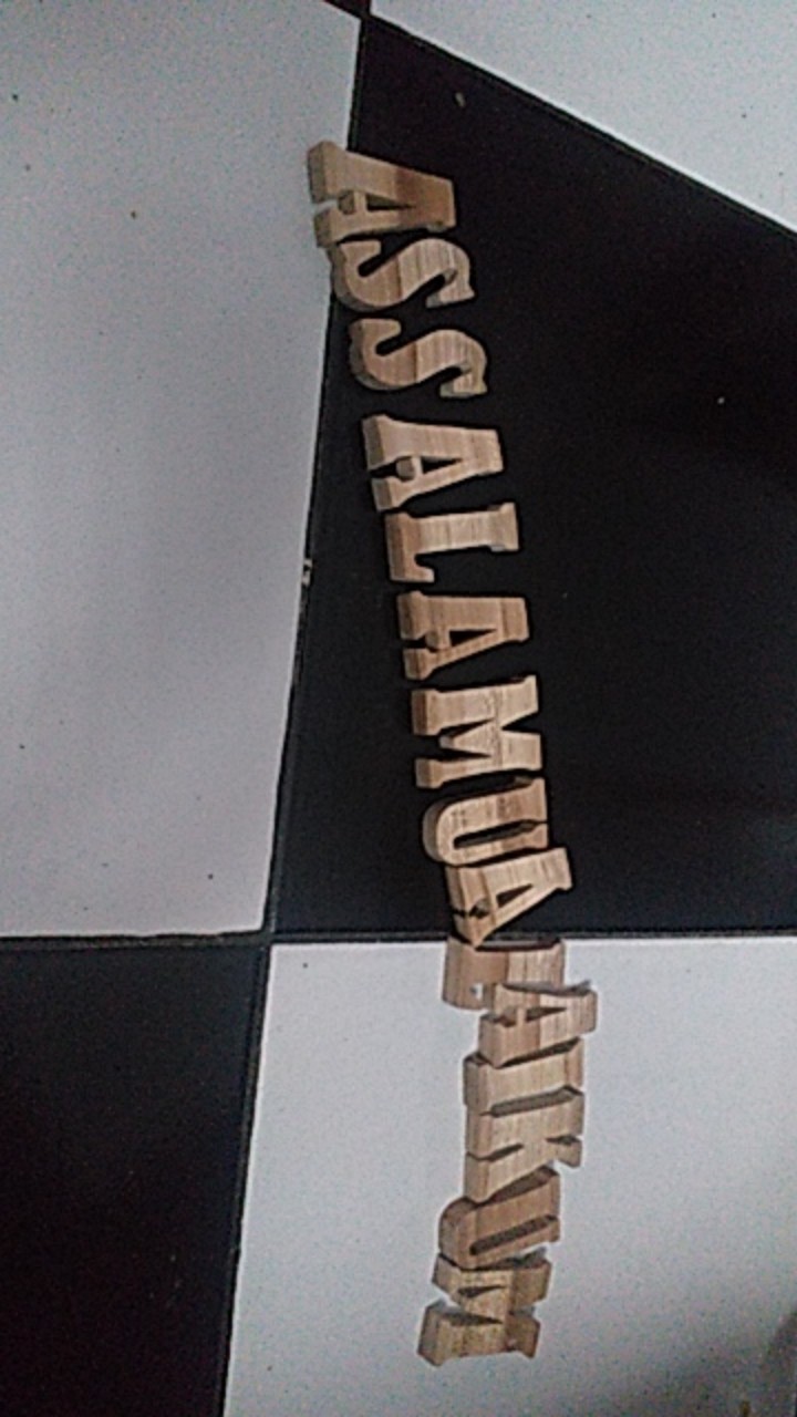 Huruf Unik Dari Kayu Jati