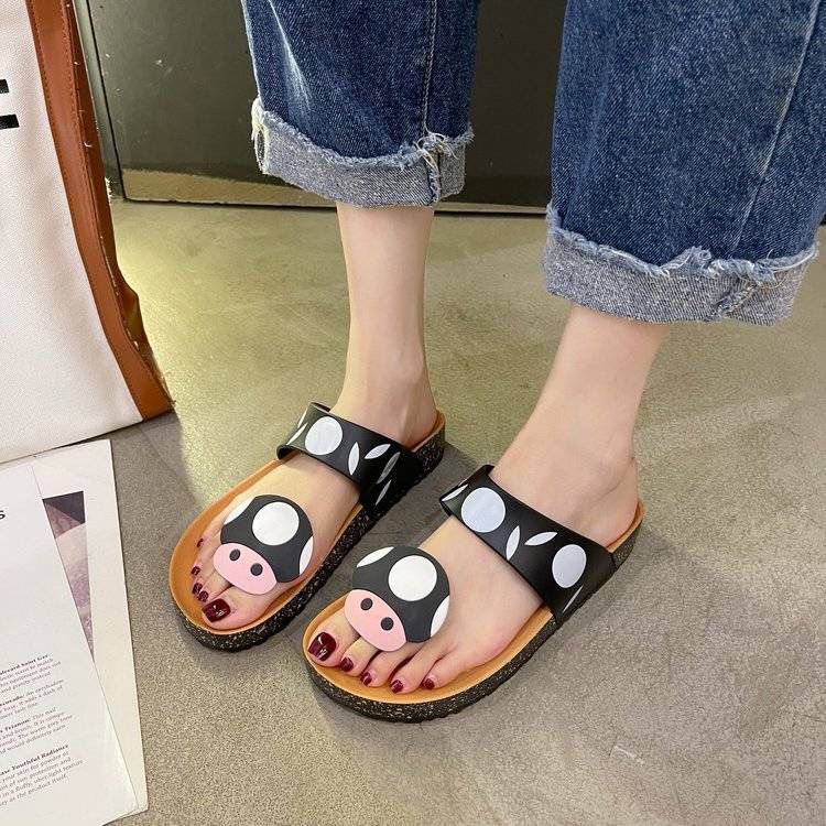 IDEALIFESHOES SANDAL JEPIT WANITA MOTIF MUSHROOM WARNA HITAM BAHAN PVC KUALITAS PREMIUM IMPORT KOREA STYLE LALISA