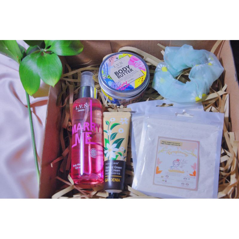 Paket 10 Gift Box Hampers Skincare Set Kado Ulang Tahun Kado Wisuda Gift Set Shopee Indonesia