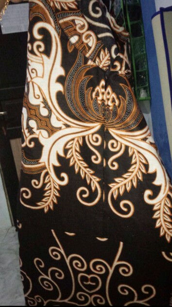 Promo Batik Couple Keluarga Sarimbit Sania Ruffle Batik Ori Ndoro Jowi Motif Mahkota Putih