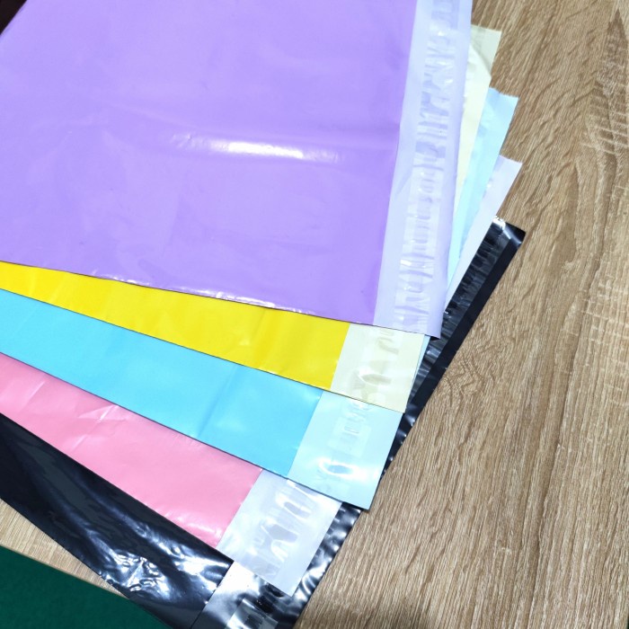 

Polymailer Premium Glossy 17x30 100 lembar