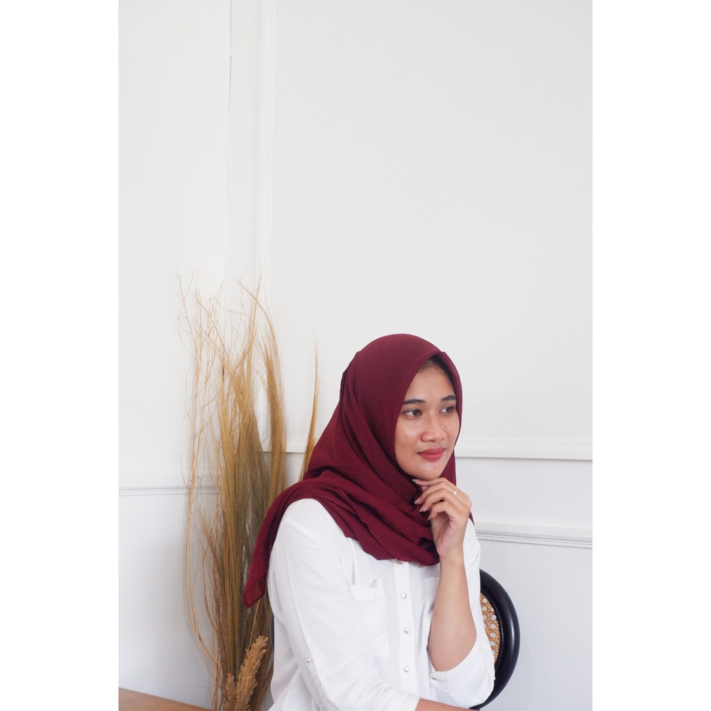 50 warna BELLA SQUARE JILBAB SEGI EMPAT POLLYCOTTON-bella maroon