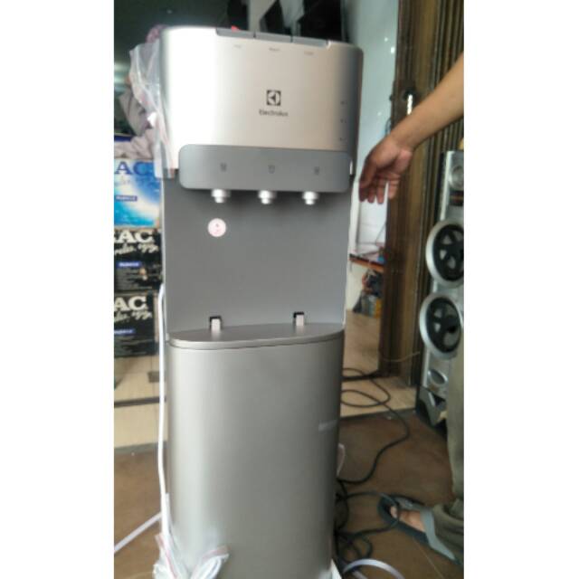 Dispenser Air Electrolux EQAXF01BXSI Galon Bawah