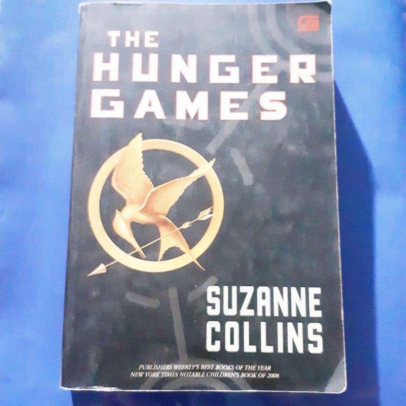 BUKU NOVEL HUNGER GAMES
