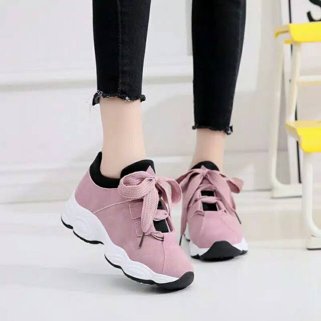 DTS Sepatu sneakers wanita gaya korea suede