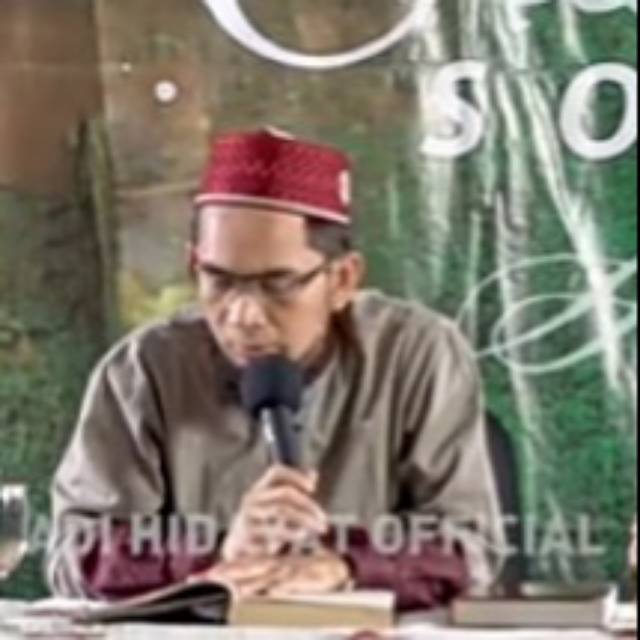 PECI Madinah peci assagofah merah maroon peci rajut peci ijazi peci makom peci maqom songkok bordir 