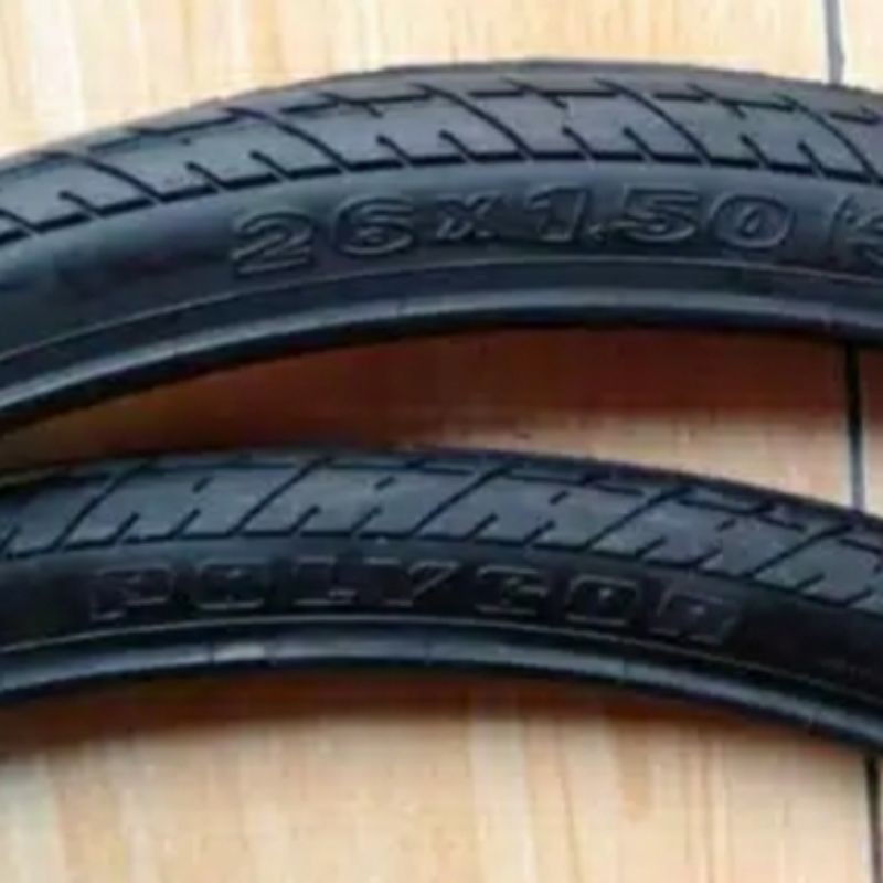Ban Luar Polygon 26 x 1.50 warna hitam 26 x 150 sepeda