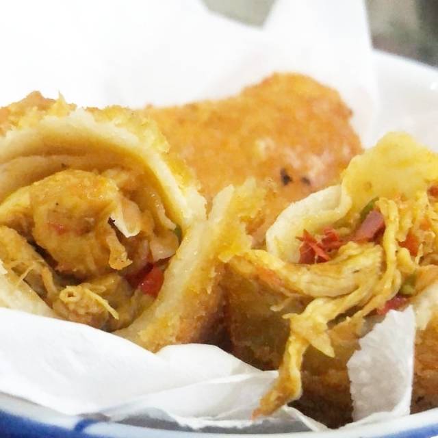 

Risolles Ayam Suwir Pedas Bali