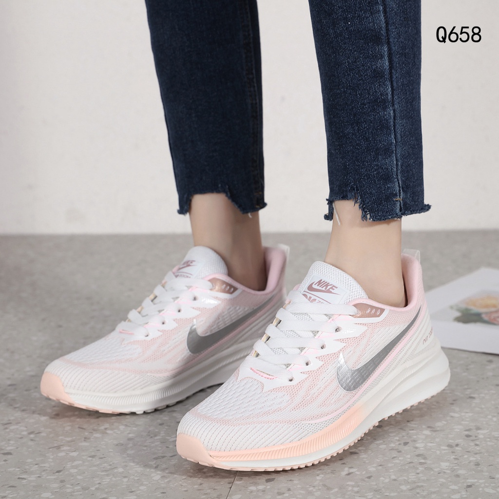 NK Women Sneakers Q658