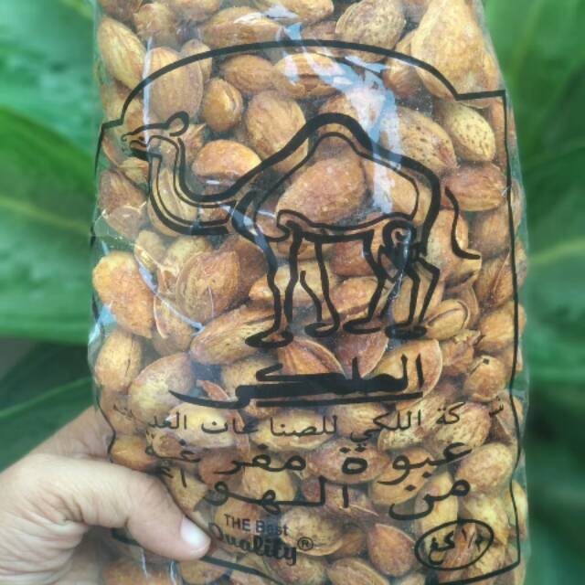 

Kacang Almond