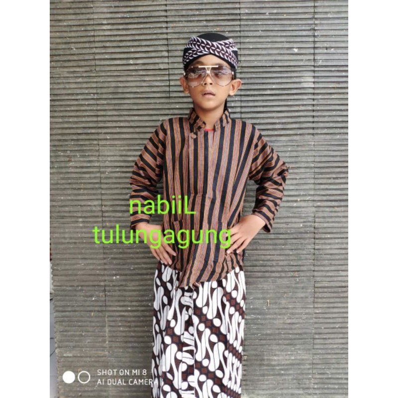 setelan umur 4,5tahun lurik sorjan adat Jawa tengah blangkon Jogja bawahan batik