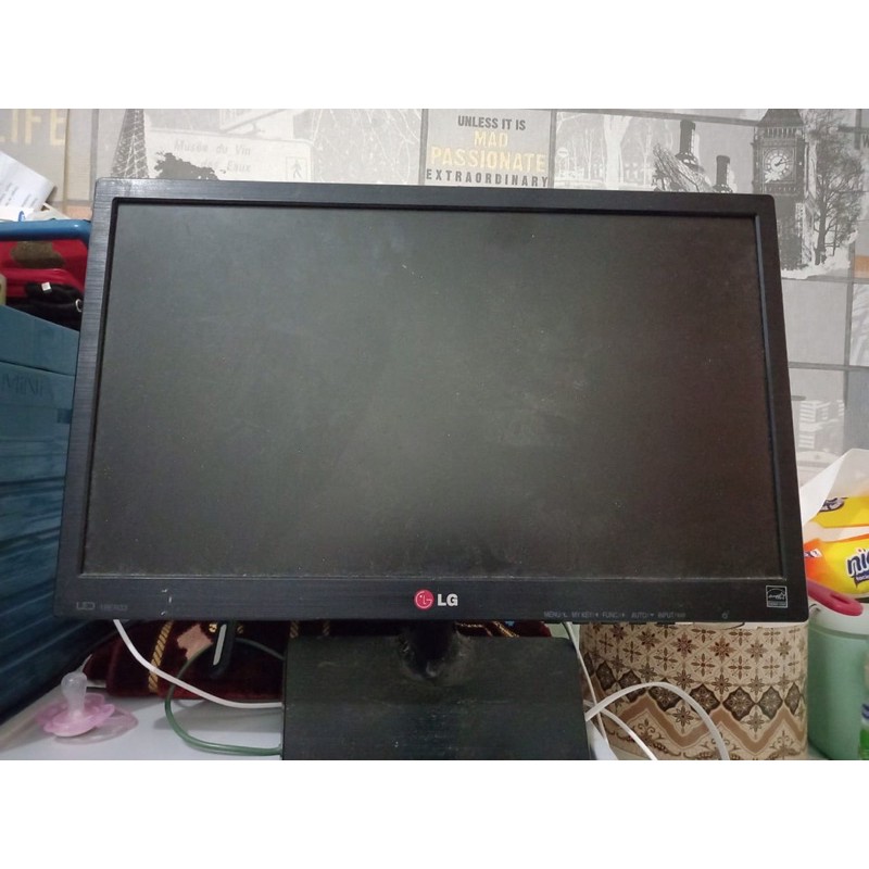 LED Monitor LG 16 inch