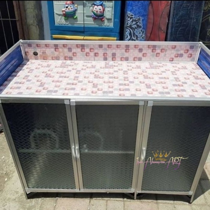 Lemari Rak Piring Bahan Alumunium Kaca