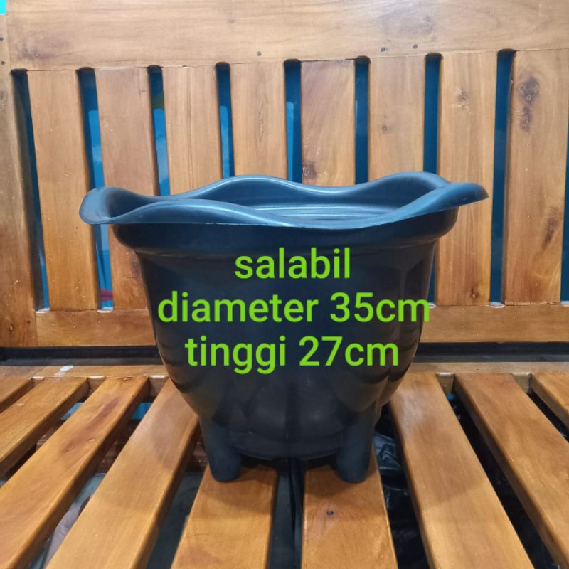 POT TANAMAN BUNGA PLASTIK KAKI PUTIH HITAM DIAMETER 35CM - HITAM