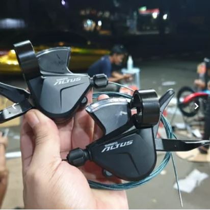 Shifter Shimano Altus 9 Speed