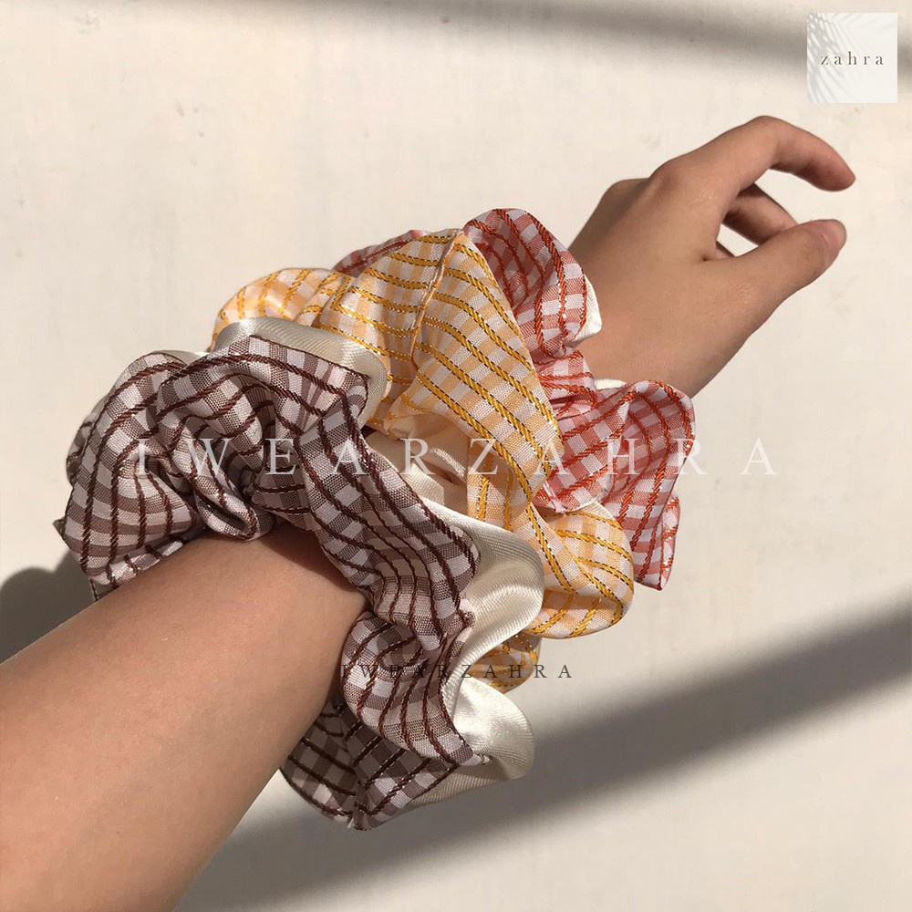 SCRUNCHIE KOTAK SATIN - Ikat Rambut Cemol Cepol Hijab Murah Iket Iketan Gingham Plaid Korea Jilbab Iket Iketan Rambut Mewah Cepolan Cemolan Aksesoris Rambut Wanita Dewasa Anak Bayi Baby Kuncir Kunciran Hairtie Hairdo Hair Accessories Hairpin Kuncrit