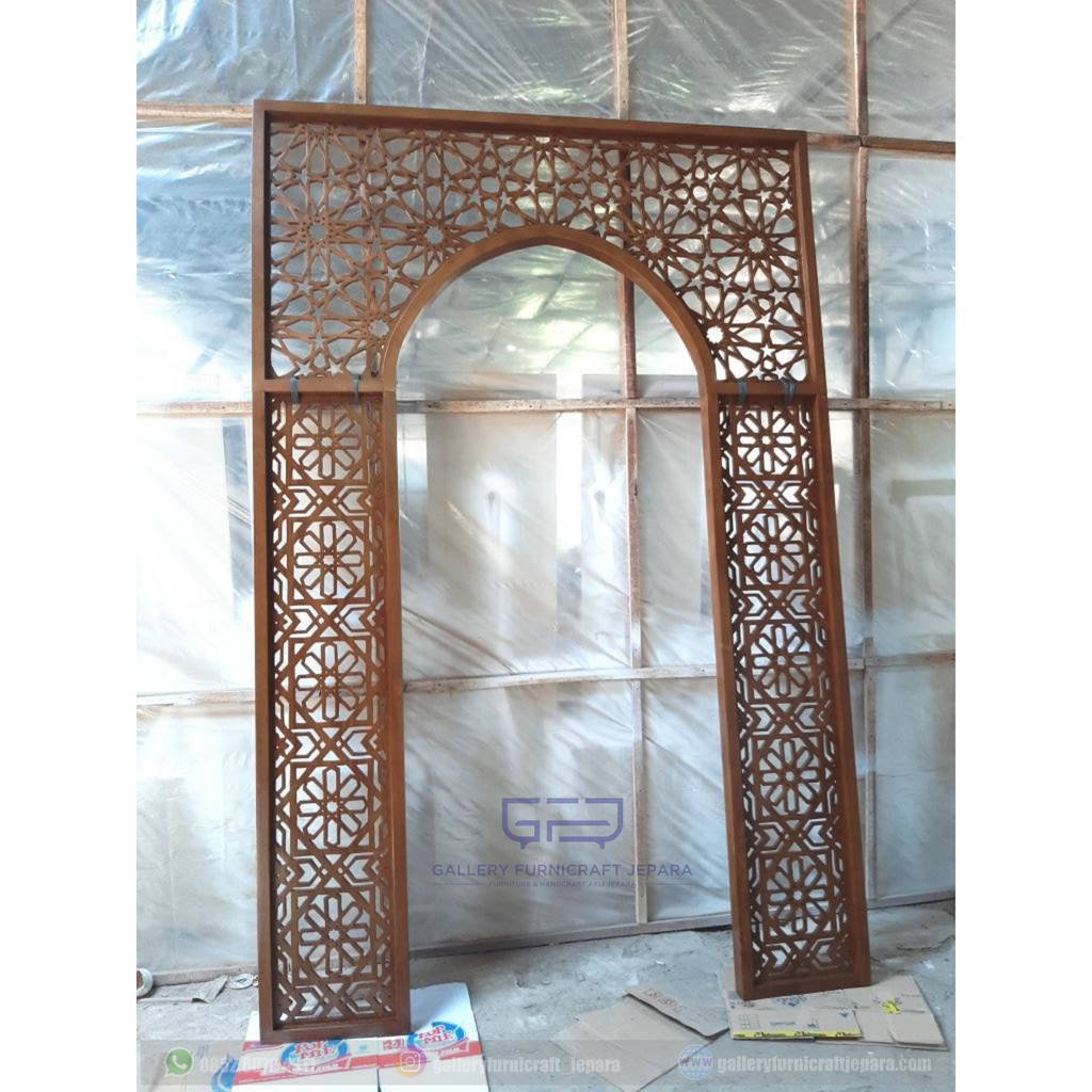Mihrab Masjid Ukiran Jati Jepara 196x300cm