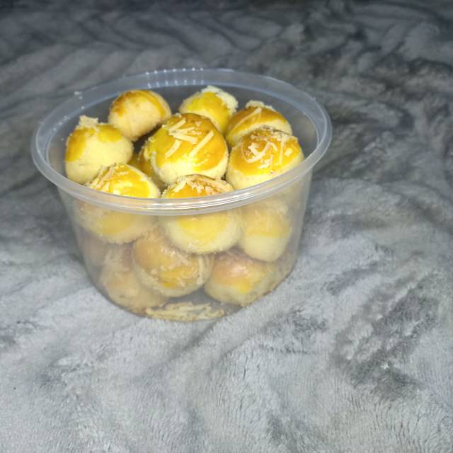 Nastar wisman toples kecil