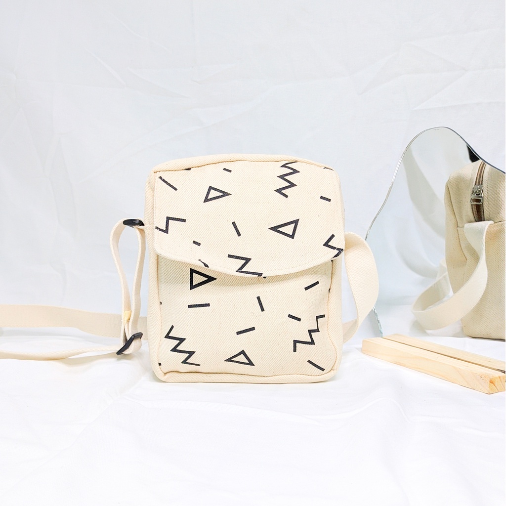 Sling Bag Kanvas Wanita dengan Desain Korean Style Havana Gaya yang Memikat untuk Aktivitas Sehari-hari!