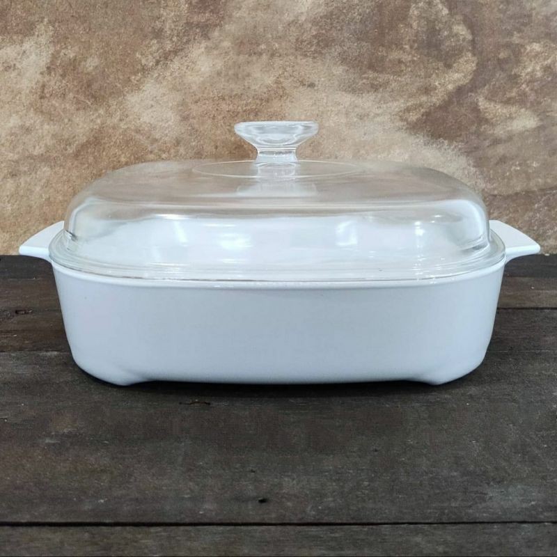 Corning Ware w Pyrex lids