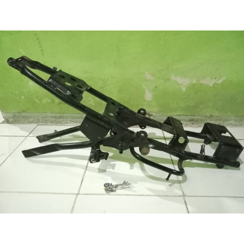 SAMBUNGAN RANGKA RONGKO BUNTUTAN SASIS FRAME FRAME SASIS BELAKANG MP MEGAPRO LAMA