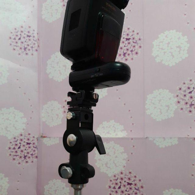 Flash Holder Hot Shoe Speedlight Tipe D ( Payung / Umbrella)