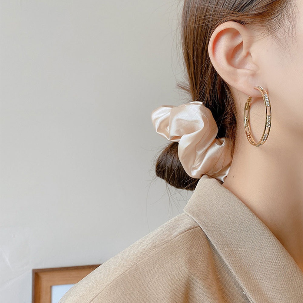 Anting Bulat Besar Model hollow Gaya Retro Vintage Untuk Wanita