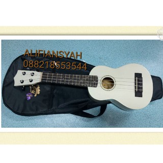 Unduh 880 Koleksi Gambar Gitar Ukulele Putih Terbaik Gratis HD