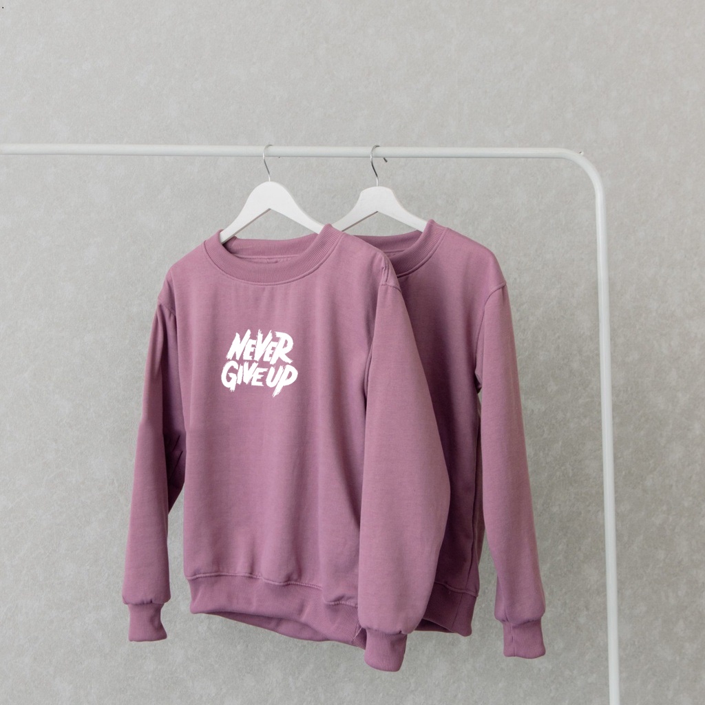 Sweater Never Give Up White Pria &amp; Wanita | Sweater Korea Style Fleece Cotton | Dhea Fashion