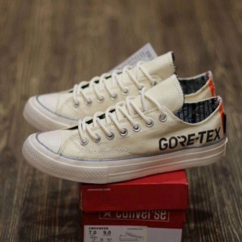 Off White Low Egret BNIB Sepatu Pria 
