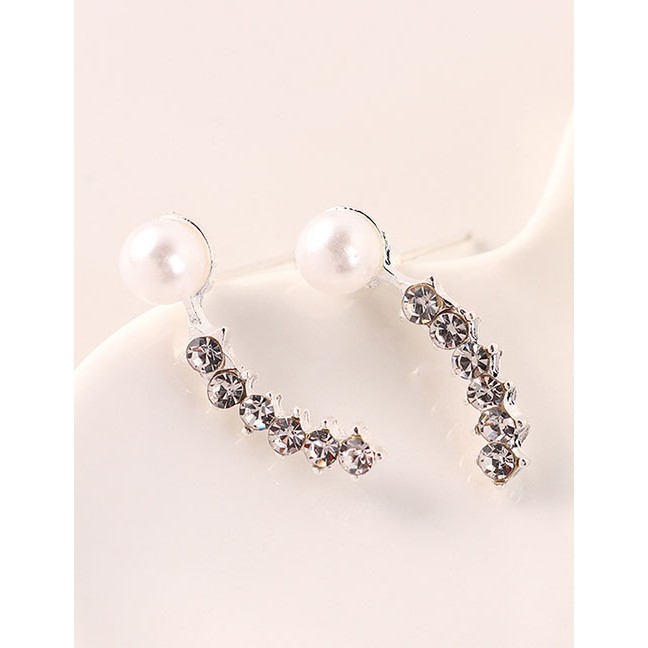 LRC Anting Tusuk Fashion Platinum Pearl Stud Earrings With Diamonds D63183