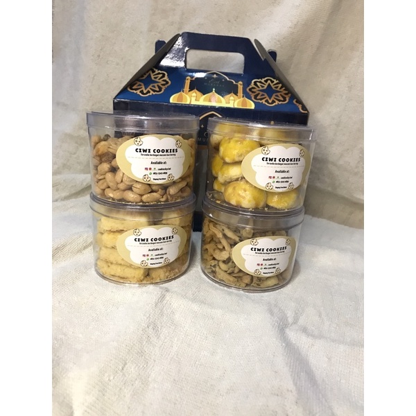 

hampers lebaran / kue kering / kue lebaran / eid fitri / kue kaleng