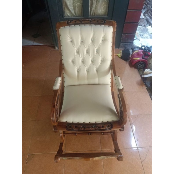 KURSI GOYANG MINIMALIS KAYU JATI BUSA KURSI SANTAI KURSI MALAS