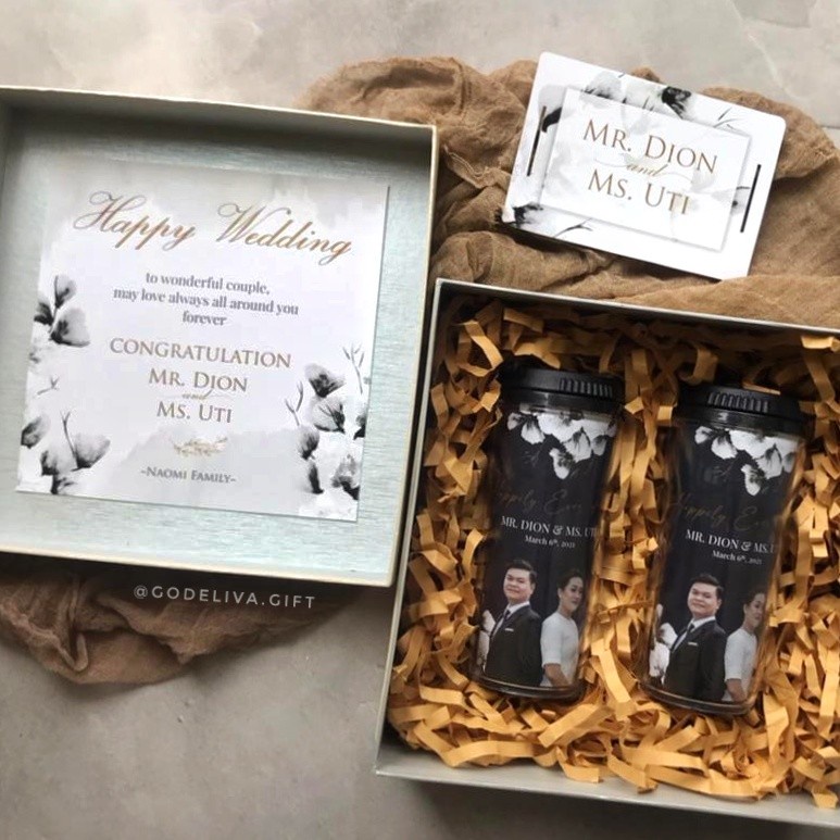 hadiah pernikahan / kado anniversary/tumbler/FREE custom design