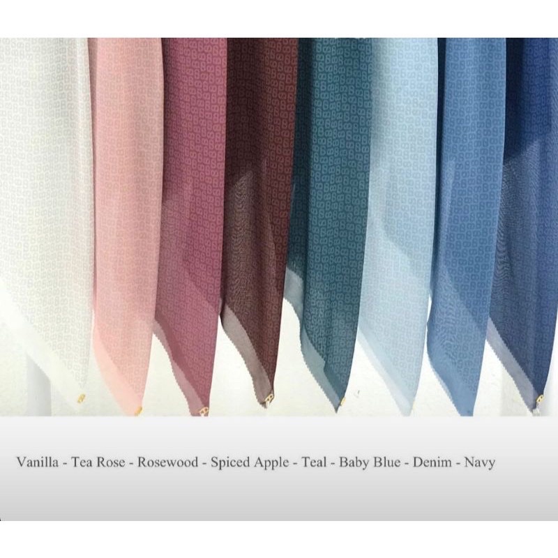 The Tapis square TEA ROSE buttonscarves