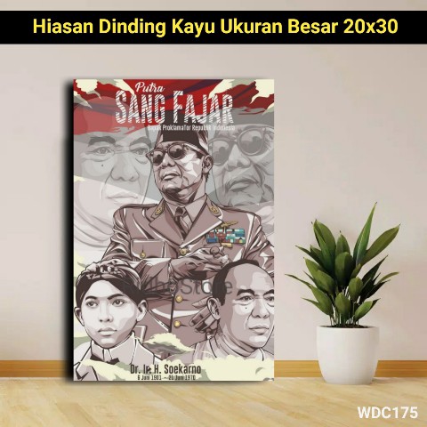 Hiasan dinding kayu SOEKARNO poster pahlawan