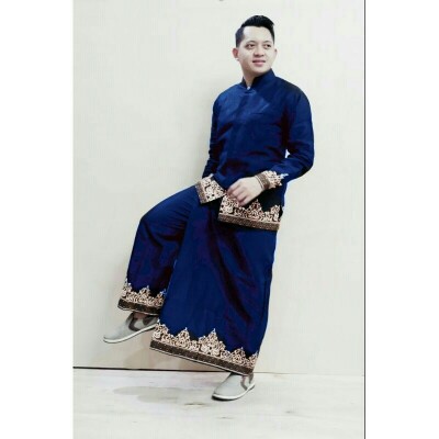 Batik Solo Modern Setelan Sarung Celana Dan Koko Tumpal Biru (navy) Full Furing
