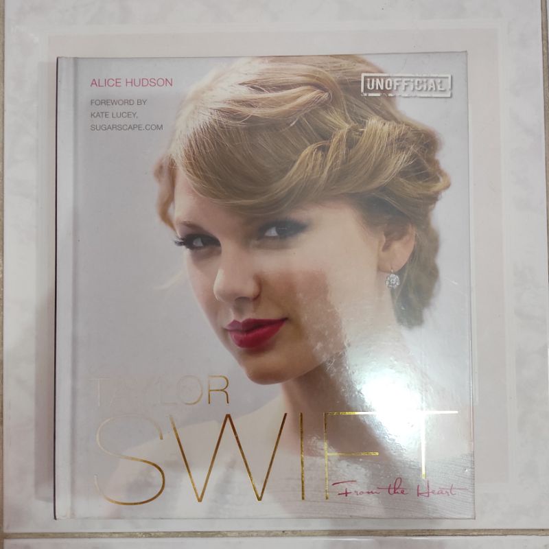 [UNSEALED] Buku Taylor Swift Unofficial IMPORT