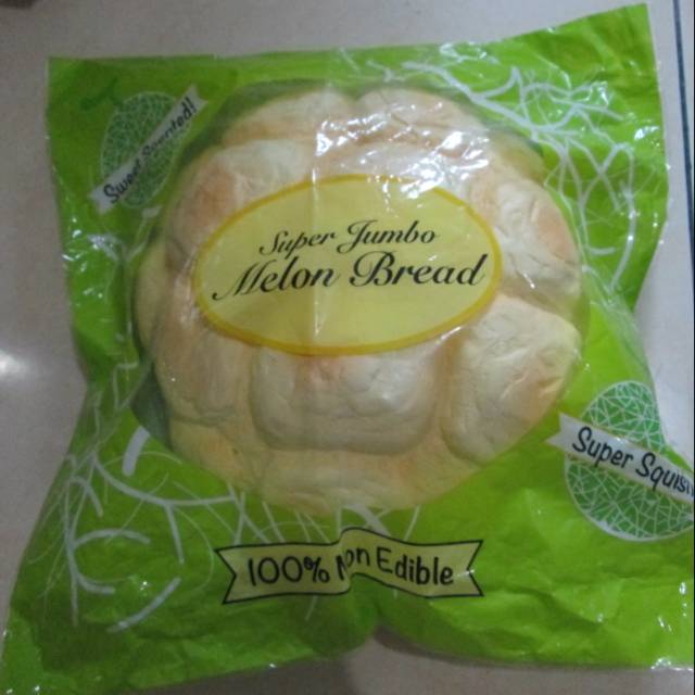 Punimaru super jumbo melon bread