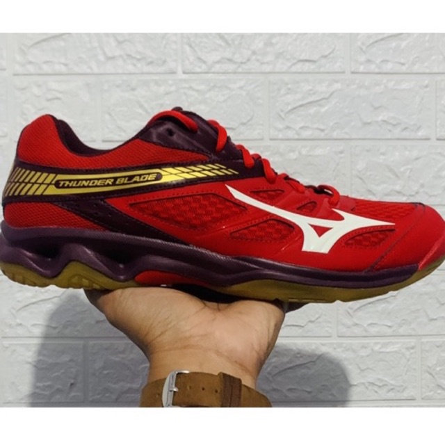 Promo sepatu Voli Mizuno Wave Thunder blade low Original Thunderblade low red gold  TB 1 low merah