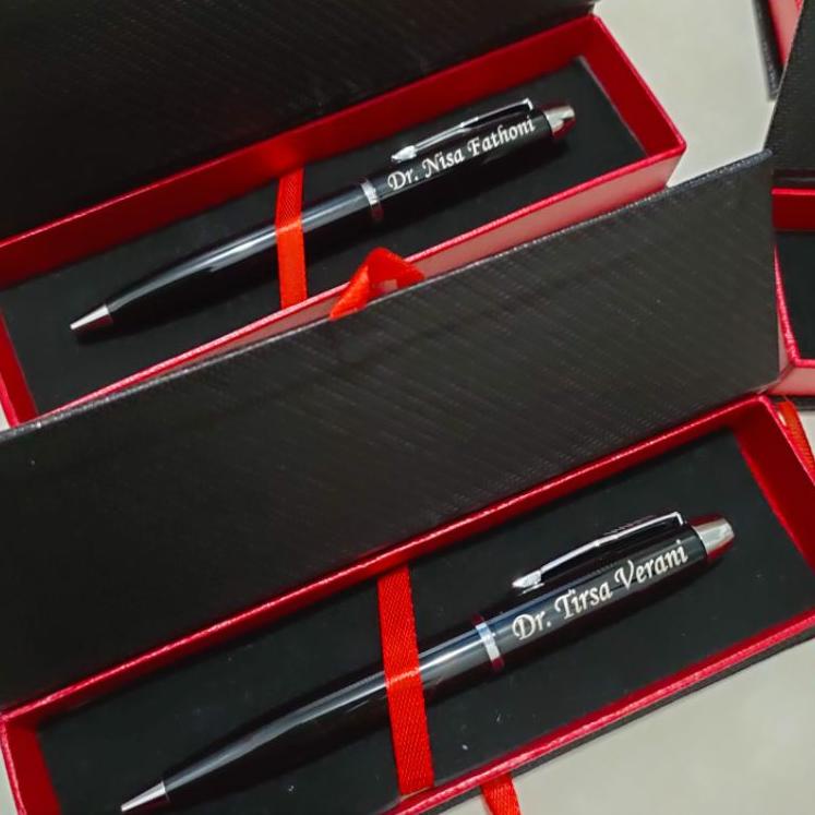 

[PROMO HSC94] Pulpen Custom HS-222 Model Parker | Free Laser Grafir Nama | Pulpen Metal Pen Parker TW Promosi | Pena Ballpoint tinta hitam | Pen Metal Model Putar Bayar Di Tempat