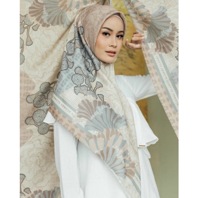 BALI SCARF WEARING KLAMBY