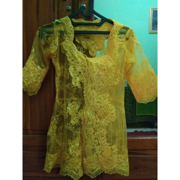 PL kebaya