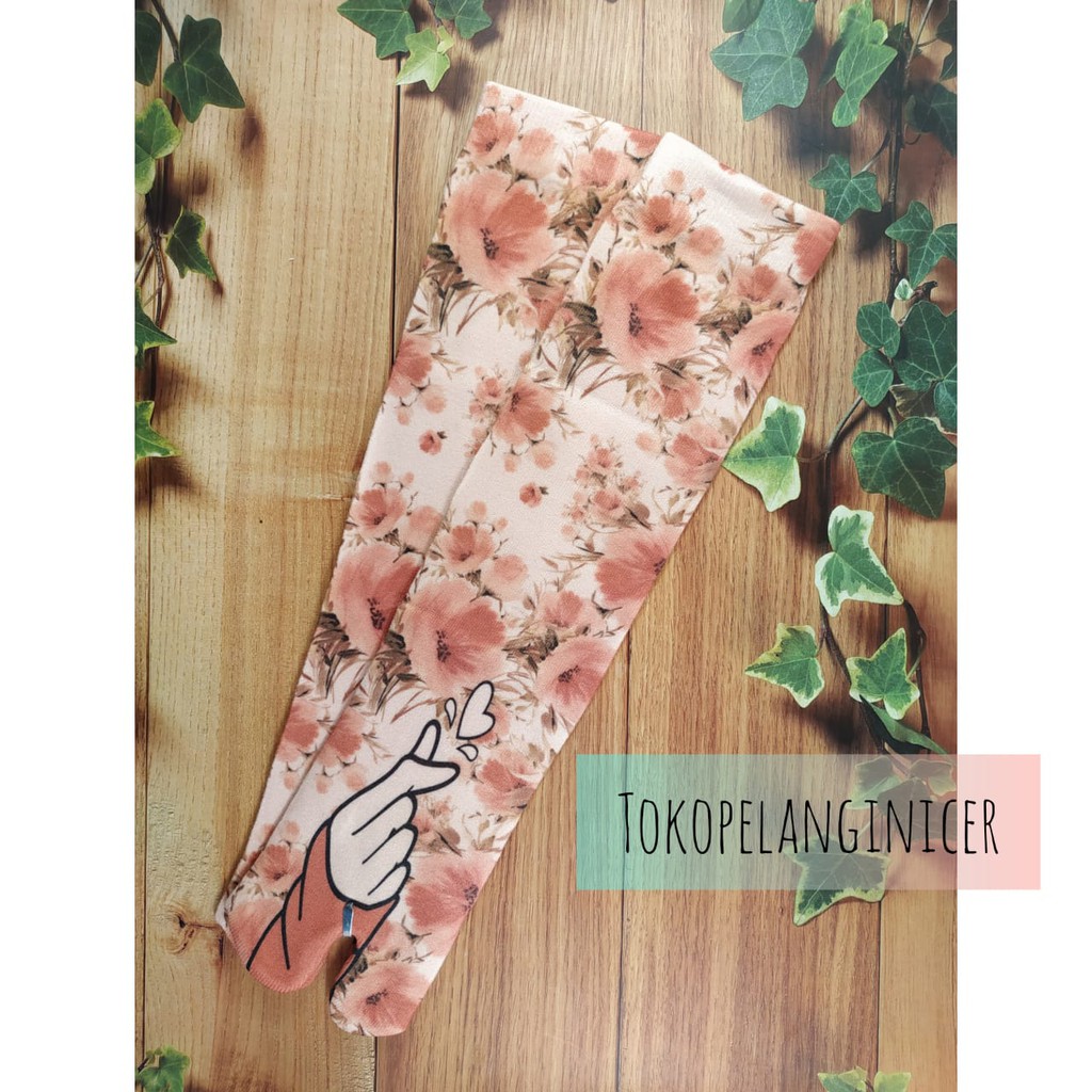 Kaos/Kaus Kaki Panjang Hijaber Cantik Jempol Motif BUNGA Korea   Tokopelanginicer