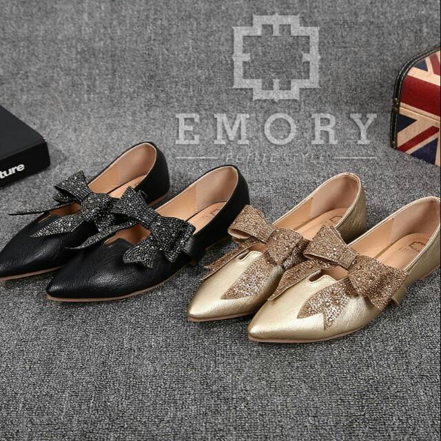 Sepatu Emory